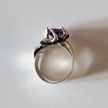 Load image into Gallery viewer, Hand in Hand Ring US size 6.5

